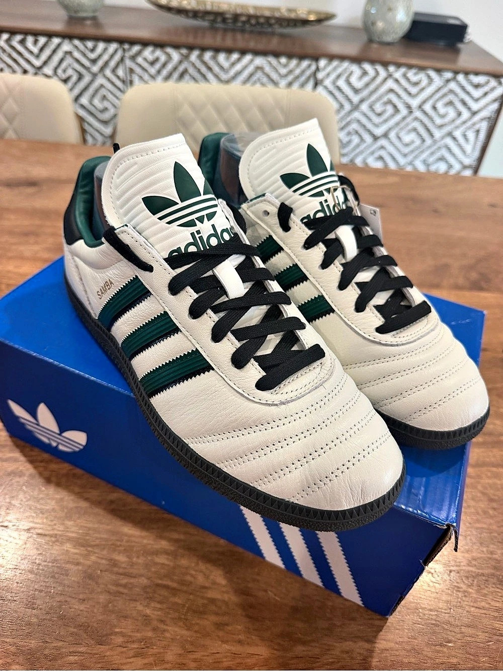 Adidas Samba JP Sneakers in White & Green BNIB Size 7M/8W